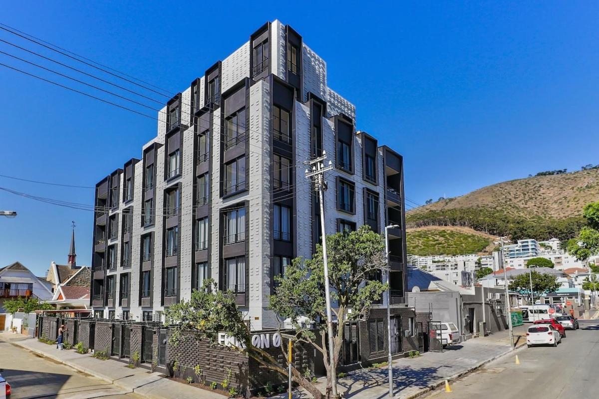 Lovely Couples Retreat Apartment! Cape Town